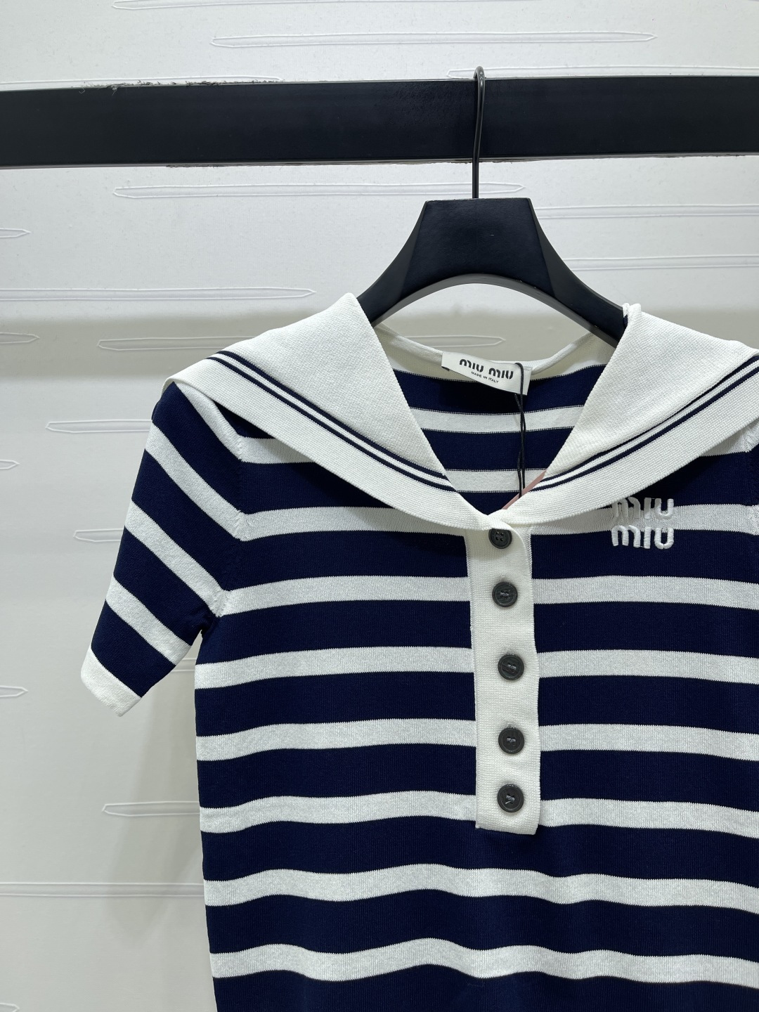 Women's short sleeves